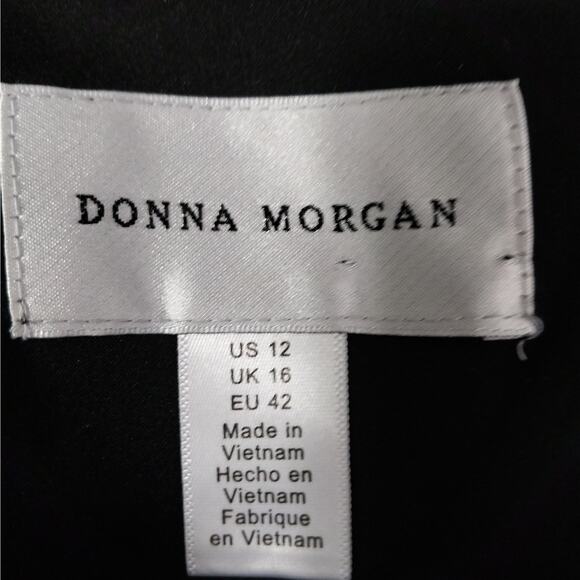 DONNA MORGAN! ELEGANT AND CLASSIC RICH BLACK  LONG BELL SLEEVED DRESS! SZ 12 - Picture 9 of 11
